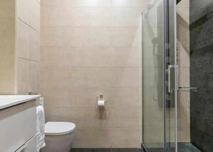 Amplio Y Confortable En El Casco Viejo Con Parking Privado Апартаменти Більбао