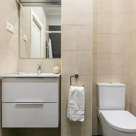 Amplio Y Confortable En El Casco Viejo Con Parking Privado * Більбао