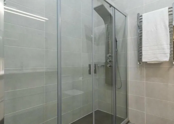 Amplio Y Confortable En El Casco Viejo Con Parking Privado