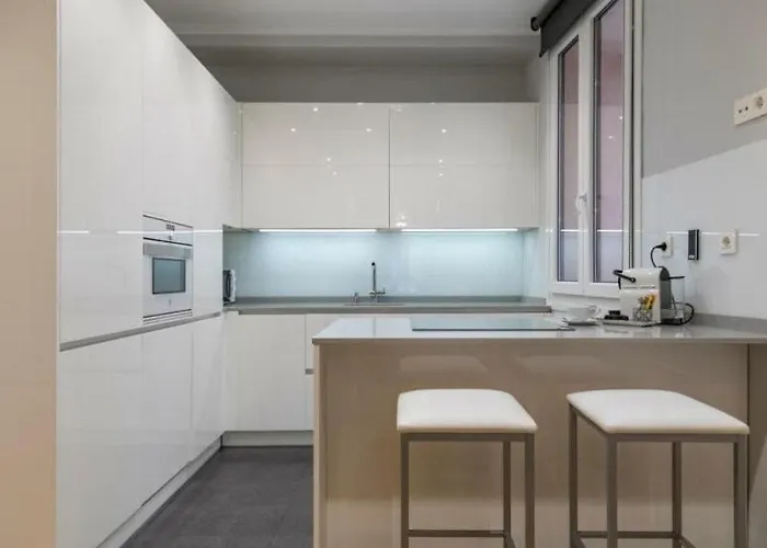 Amplio Y Confortable En El Casco Viejo Con Parking Privado Apartament *