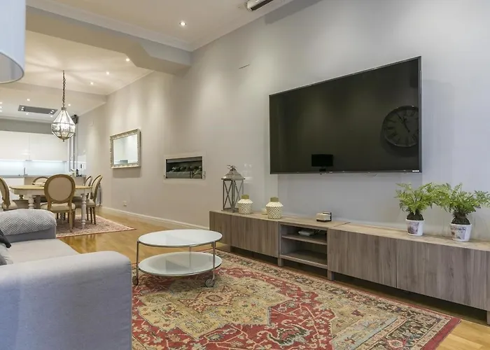 Amplio Y Confortable En El Casco Viejo Con Parking Privado *