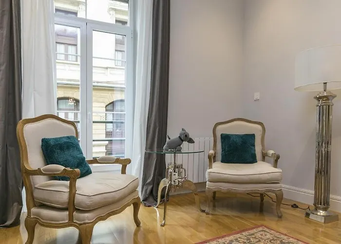 Daire Amplio Y Confortable En El Casco Viejo Con Parking Privado *