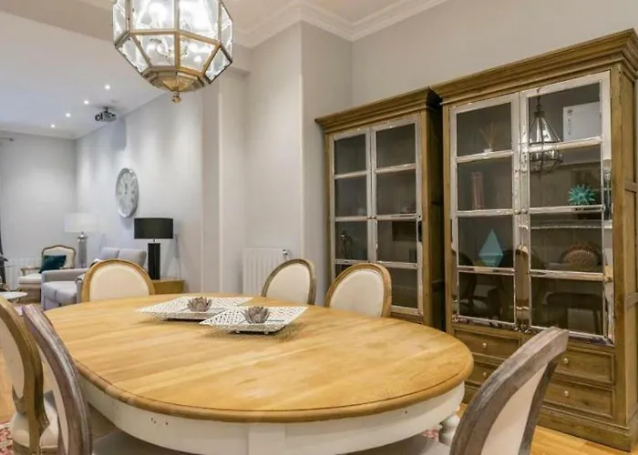 Διαμέρισμα Amplio Y Confortable En El Casco Viejo Con Parking Privado